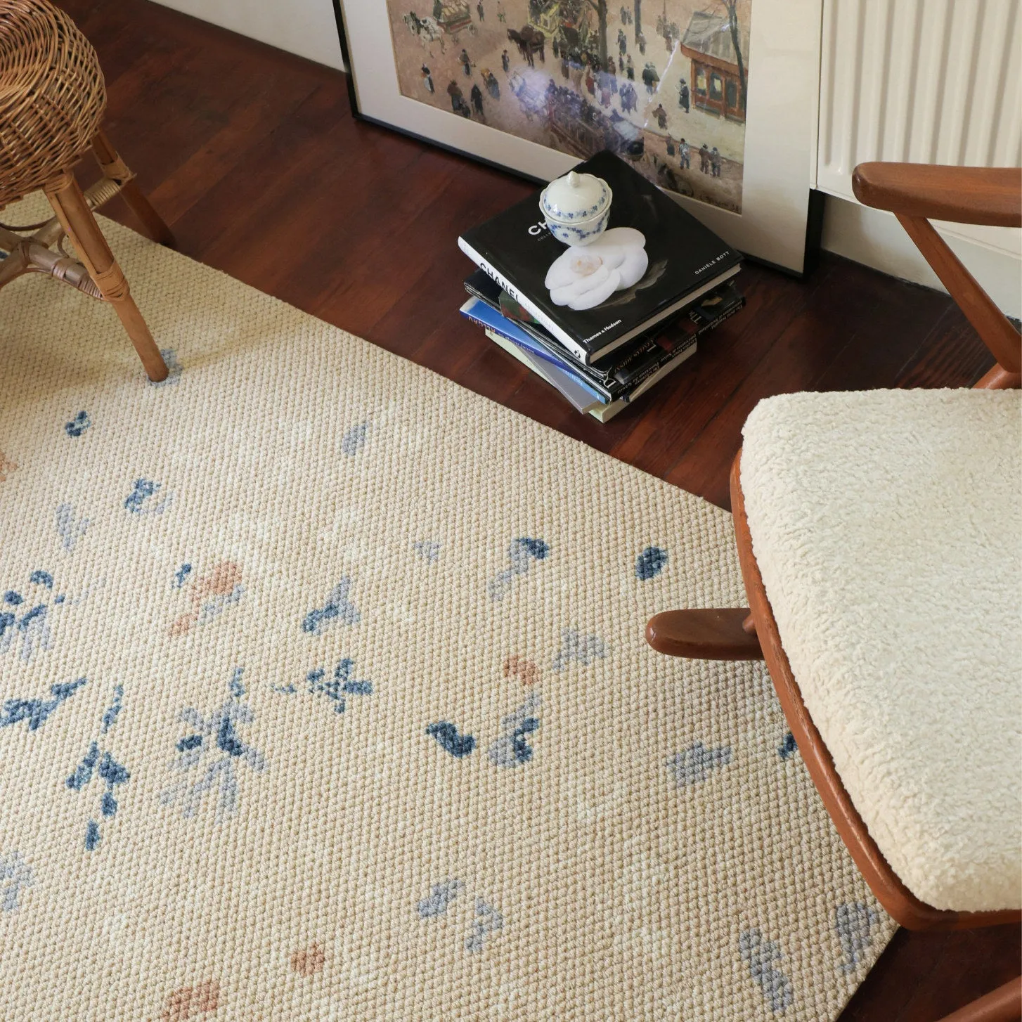 Elegant Floral Wool Carpet