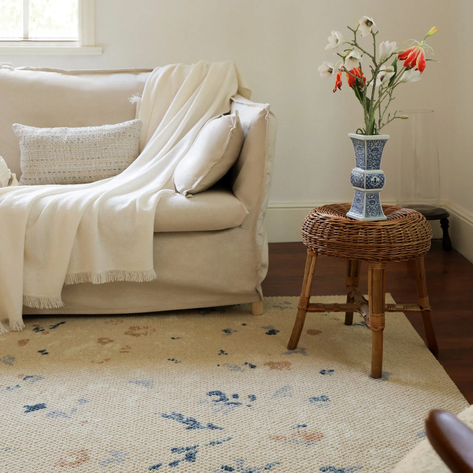 Elegant Floral Wool Carpet