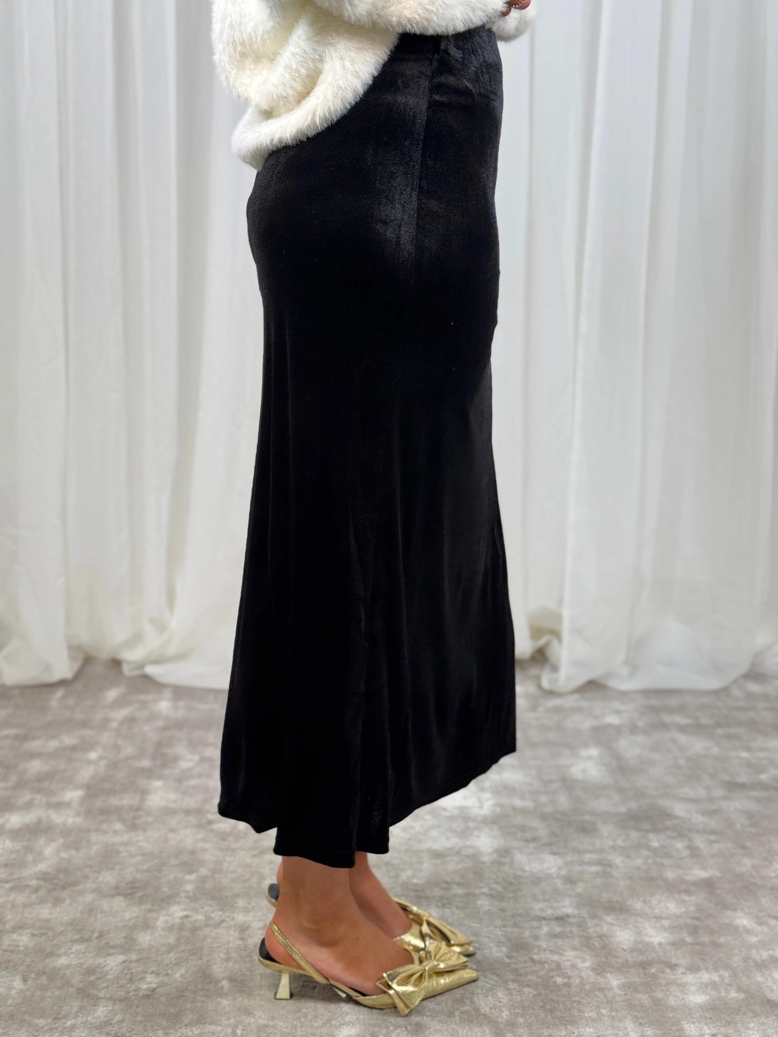 Millie Velvet Maxi Skirt In Black