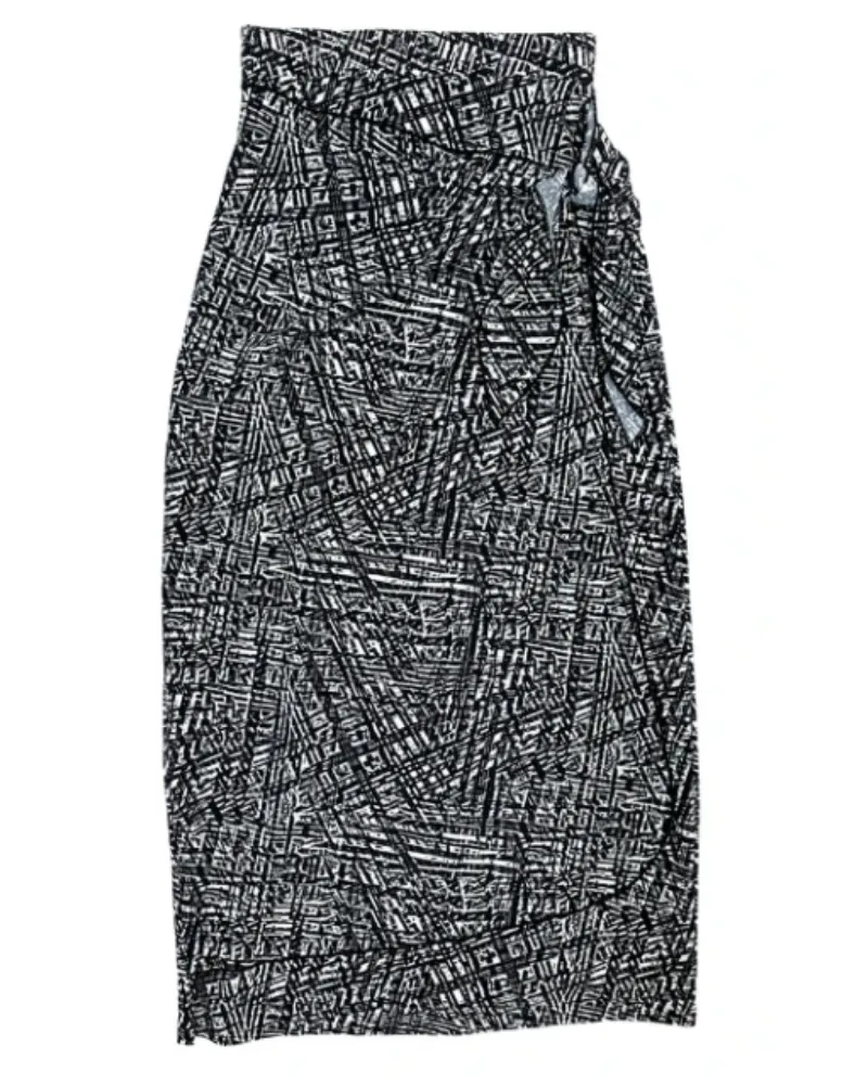 S21-LS-WRAP Black & White Pixel Wrap Swim Skirt